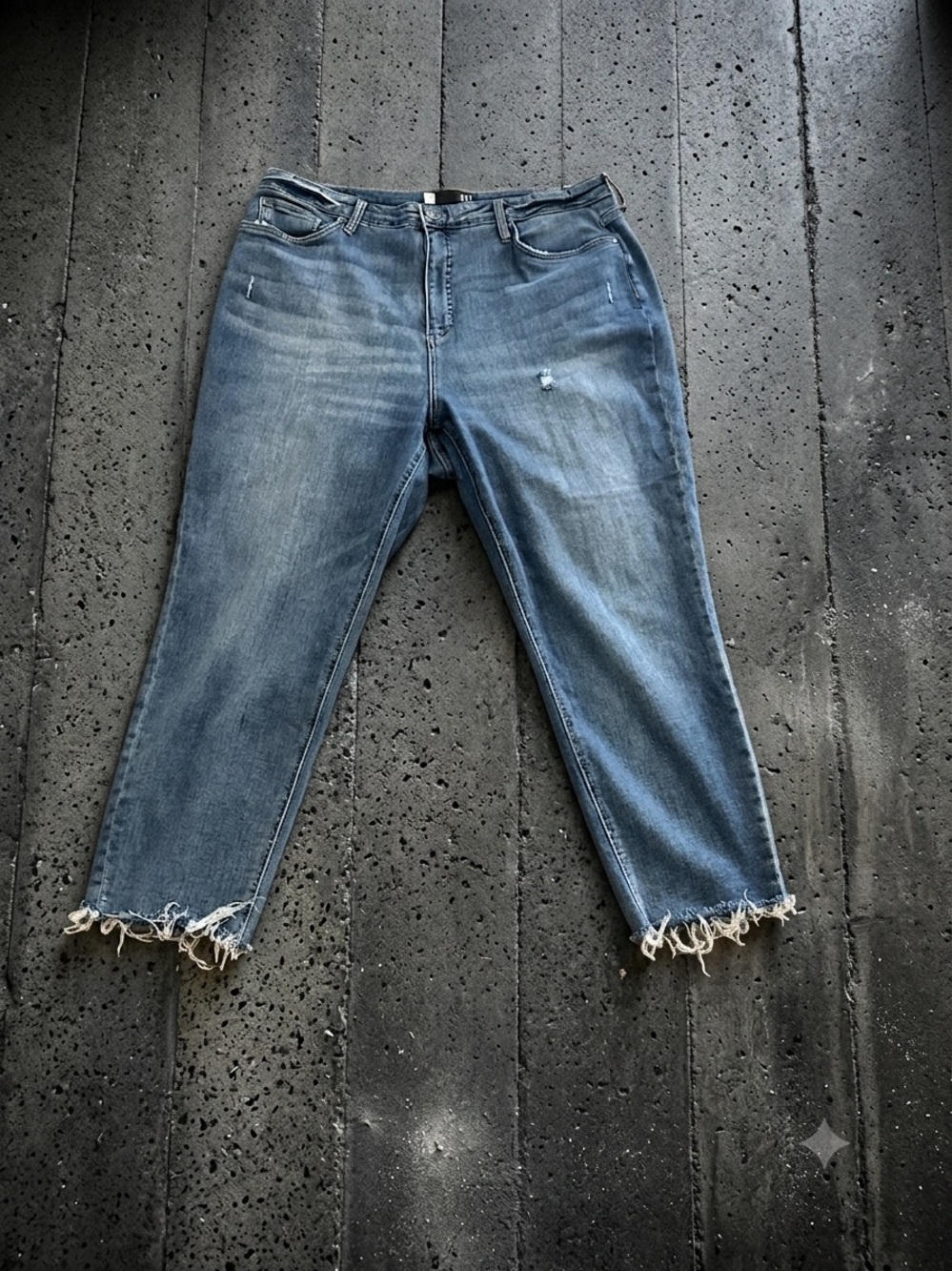 Kut from the Kloth | Plus size | Rachael Mom Jeans High Rise Raw Hem 18W